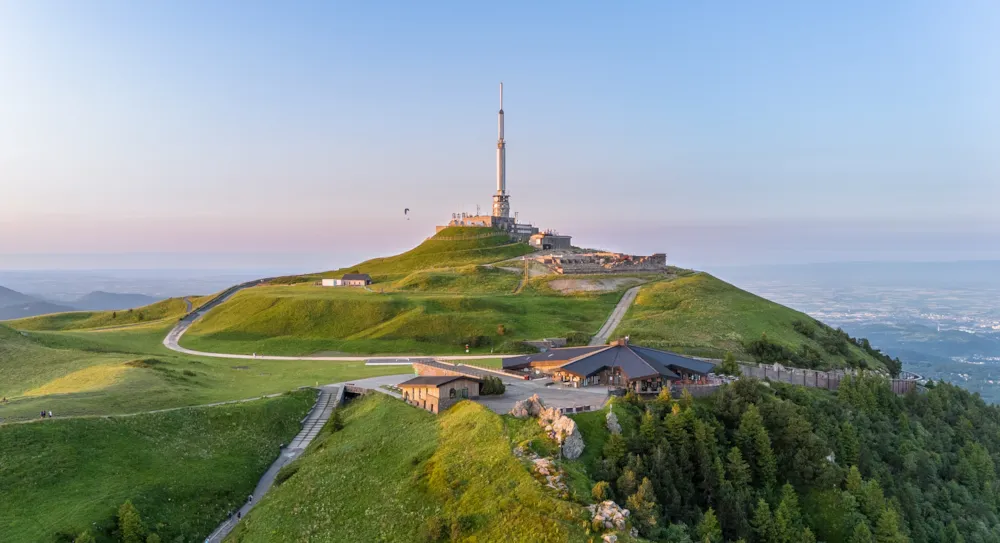 Auvergne : 5 idées d'escapades autour des volcans et des lacs  - CampingDirect - Image n°2