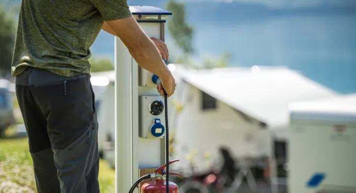 Qu’est-ce qu’une prise européenne pour camping ?  - CampingDirect