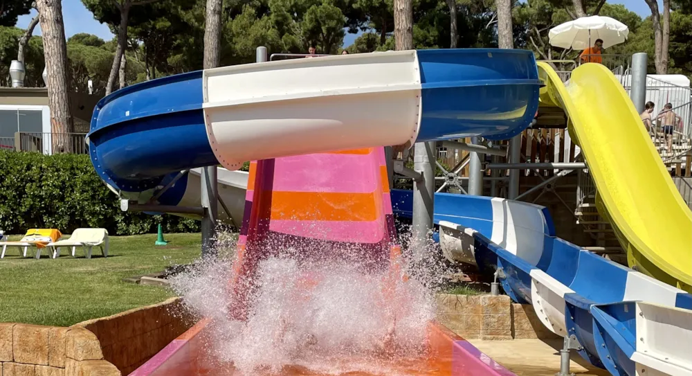 Campings met waterpark of zwembad aan de Costa Brava - CampingDirect - Afbeelding n°3