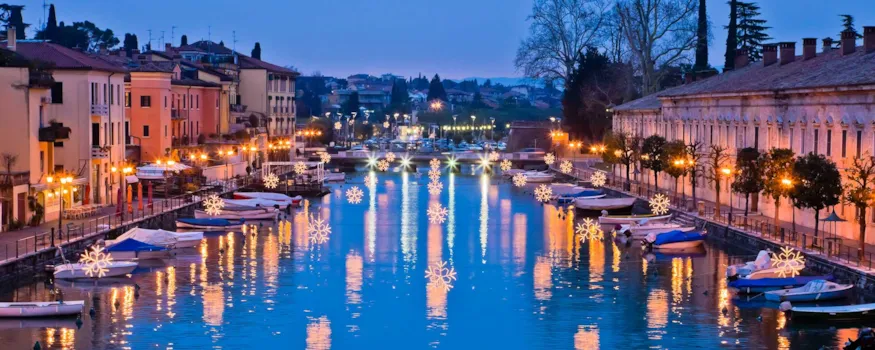 Weihnachtsdekorationen in Peschiera, Gardasee