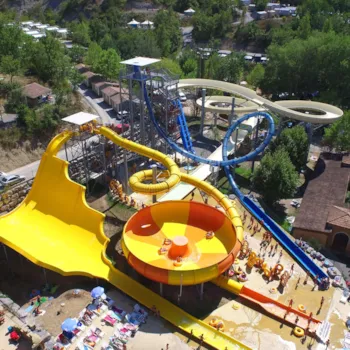 Uitzicht van boven op het waterpark van camping Le Pommier | Camping Direct