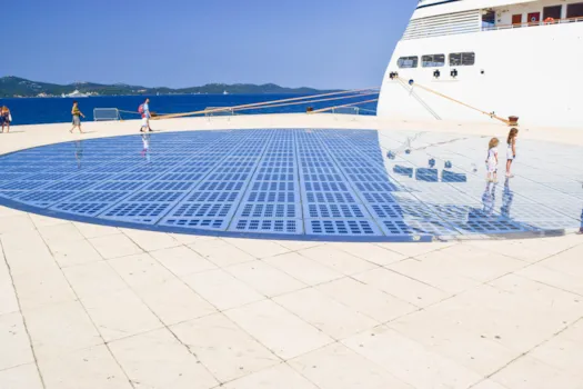 Installation "Gruß an die Sonne" in Zadar, Kroatien