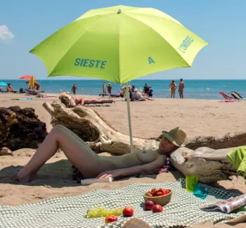 Plage naturiste Méditerranées | Naturisme.fr