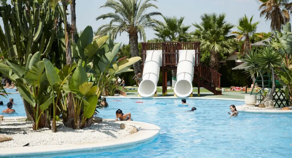 Bienvenidos a Alannia Guardamar - Un camping “todo incluído” - CampingDirect - Imagen n°1