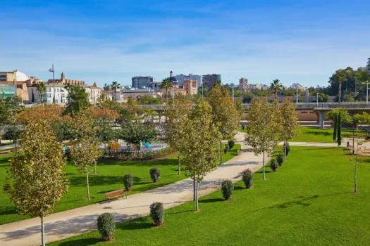 Park und Flusslandschaft des Turia in Valencia, Spanien