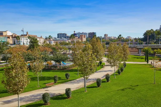 Park und Flusslandschaft des Turia in Valencia, Spanien