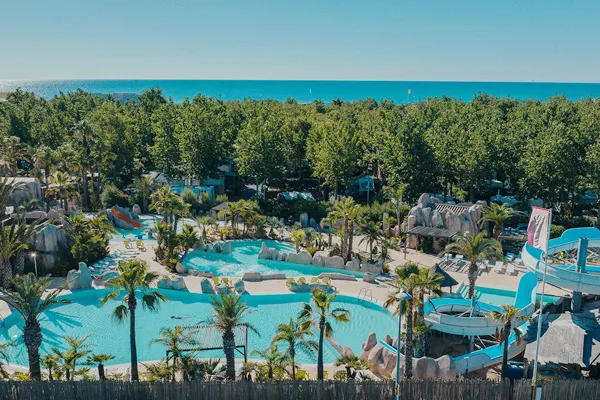 Piscines et toboggans du Nouvelle Floride à Marseillan-Plage
