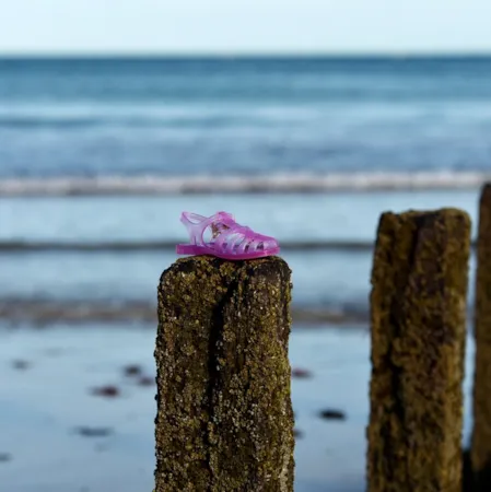 Badeschuh am Strand