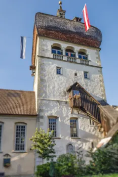 Blick auf den Martinsturm in Bregenz, Vorarlberg, Österreich 