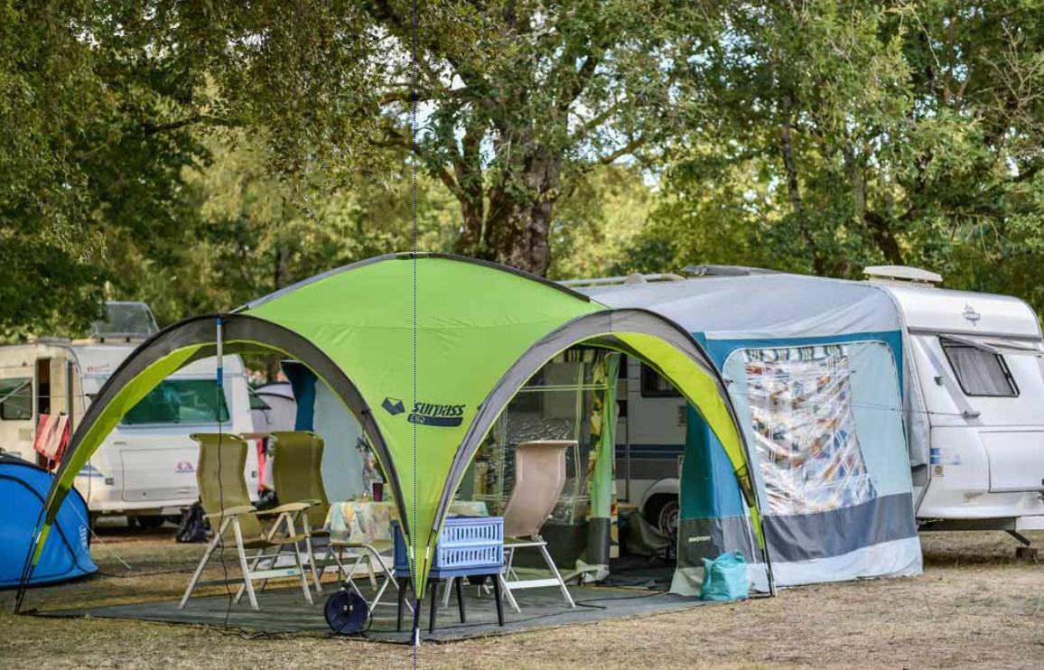 Emplacement - Emplacement Confort 2 Personnes Avec Électricté - Camping Les Cigales
