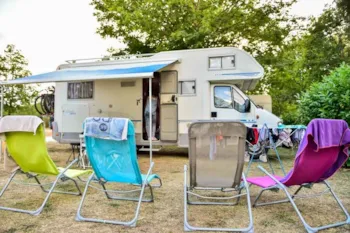 Stellplatz - Confort-Stellplatzpaket - Camping Les Cigales