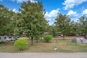 Stellplatz - Stellplatz Confort -  Trinrelæ - Camping Les Cigales