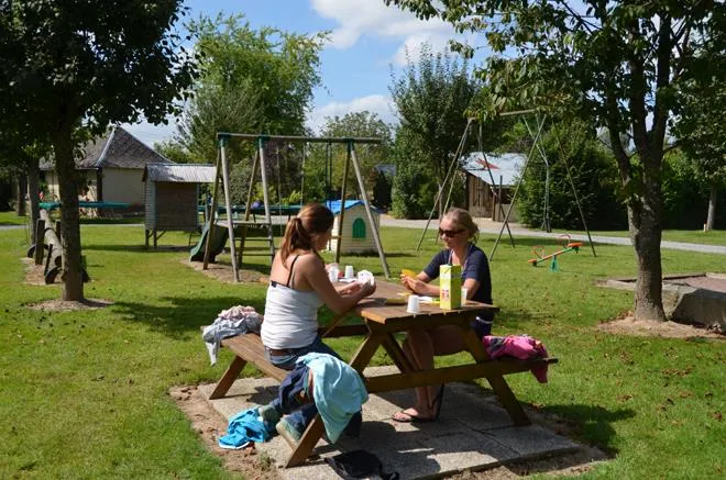 Camping Ushuaïa Villages Les Pommiers Pays d'Auge