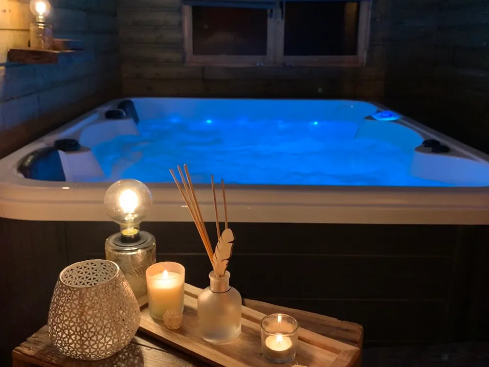 Location - Chalet Spa Privatif - Camping Ushuaïa Villages Les Pommiers Pays d'Auge