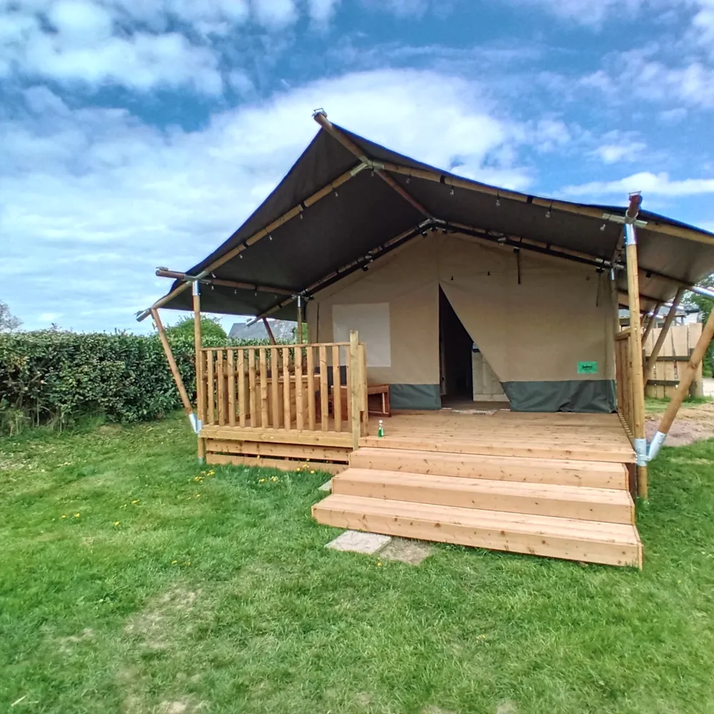 Location - Woody 25 Premium Safari Lodge Tente 2/4 Pers. Sdb - Camping Ushuaïa Villages Les Pommiers Pays d'Auge