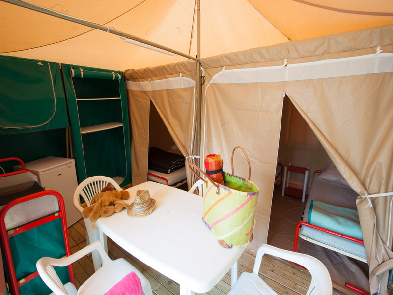 Comfort tent (without sanitary facilities, without kitchen)