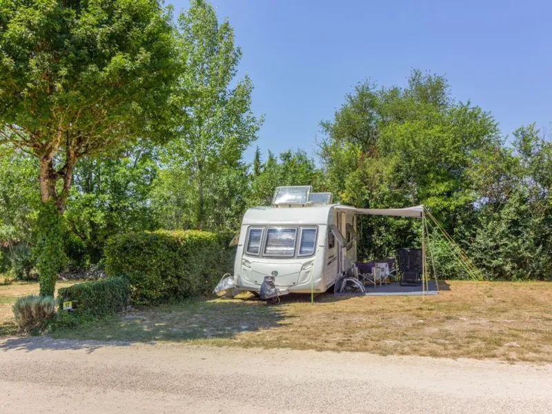 Emplacement Premium Avec Électricité 10A