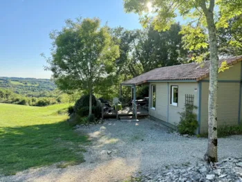 Mietunterkunft - Chalet Komfort - 2 Schlafzimmer - Talblick - Camping Domaine de la Faurie 