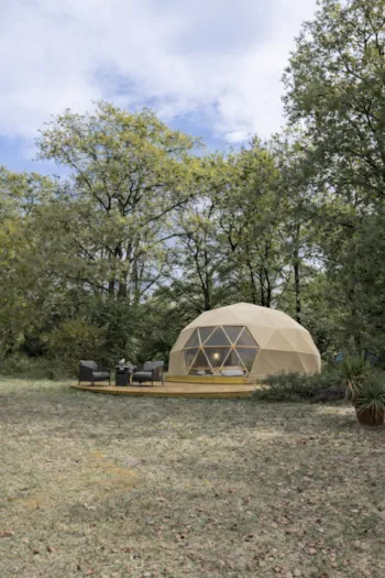 Mietunterkunft - Ushuaïa Sky Dome Talblick - Camping Domaine de la Faurie 