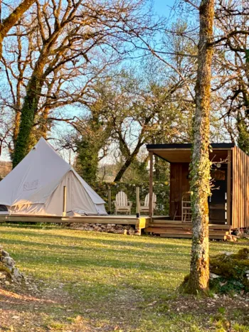 Location - Tente Nomade Insolite - 1 Chambre - Avec Cuisine Et Sanitaire Privé - Camping Domaine de la Faurie 