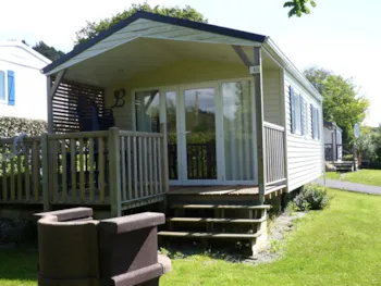 Mietunterkunft - Mobilheim  Méditerranée 2 Zimmer  Überdachte Terrasse Seeblick - Camping de l'Aber