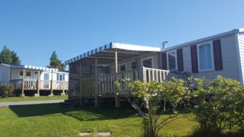 Mietunterkunft - Mobilheim Super Riviera 3 Zimmer + Überdachte Terrasse Seeblick - Camping de l'Aber