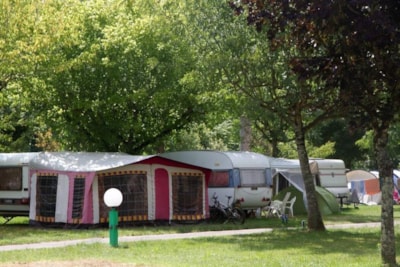 Comfort Package (1 tent, caravan or motorhome / 1 car / electricity 10A)