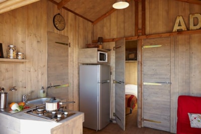 Cabane Lodge Standard 38m² 2 bedrooms sheltered terrace 12m² + TV