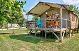 Location - Cabane Lodge Bois Sur Pilotis Confort 38M² (2 Chambres) Dont Terrasse Couverte 12M² + Tv - Flower Camping Les Ondines