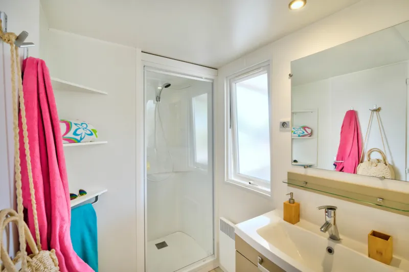 Mobil-Home Bois Confort 30M² 2 Chambres + Terrasse Semi-Couverte + Tv + Clim