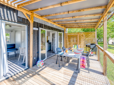 Homeflower Premium 35m² - 3 bedrooms + covered terrace + TV + sheets + towels + CLIM
