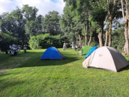 Pitch - Location Without Electricity Tent Or 1 Van Or 1 Converted Van - Camping Du Colombier