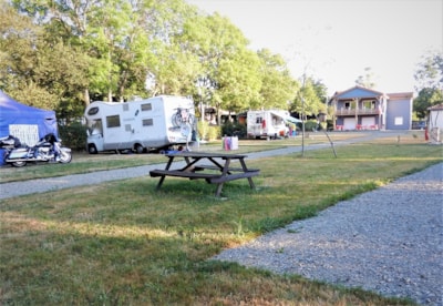 Location Without electricity tent or 1 Van or 1 converted van