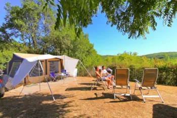 Stellplatz - Electrische Stellplatz (16A) - 2 Pers. Im Preis Enthalten - Domaine de La Paille Basse