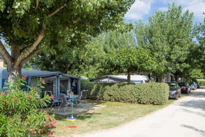 Classic pitch: tent, caravan or camper + 1 vehicle + electricity — 2
