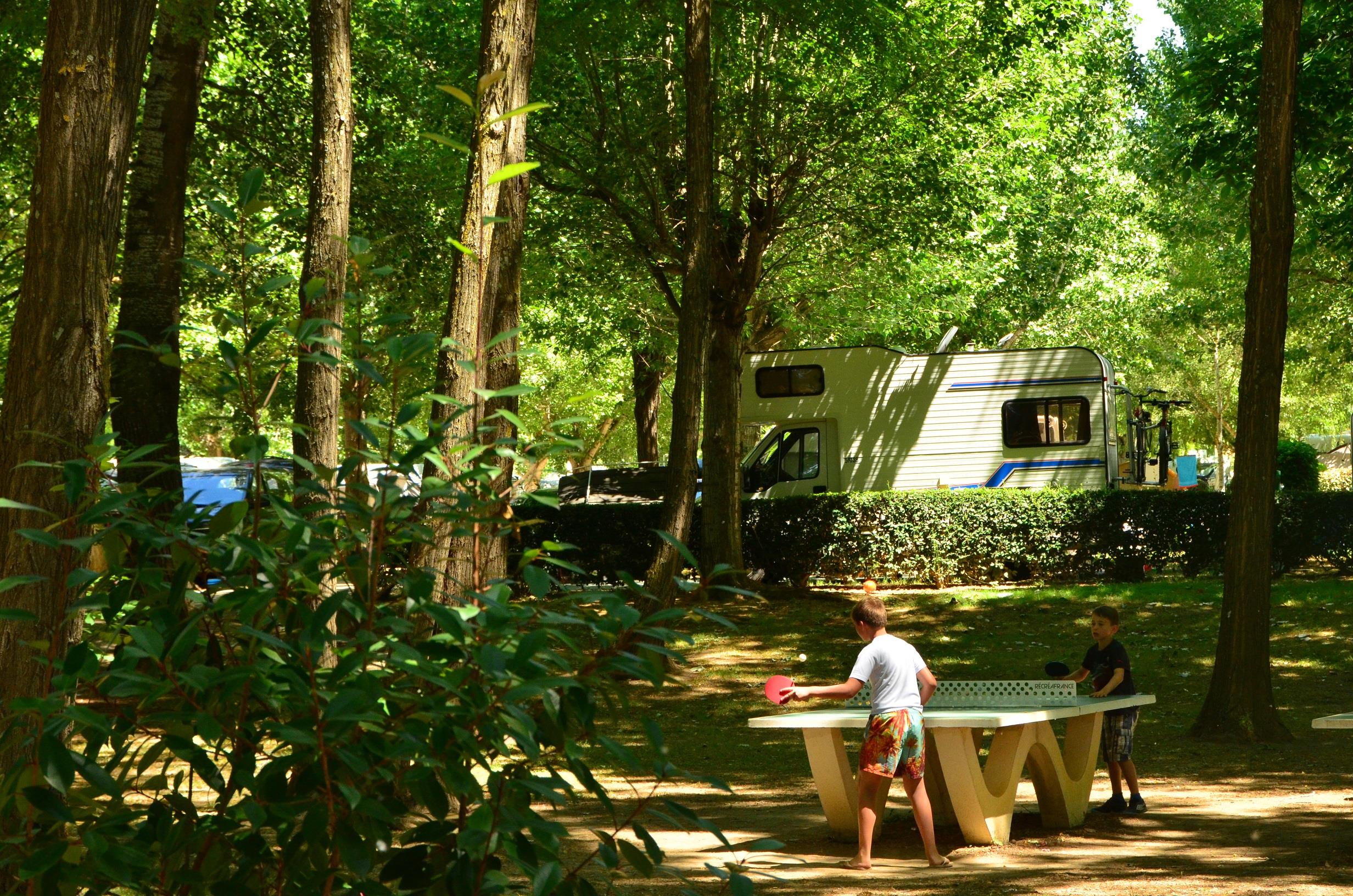 Emplacement - Emplacement Paradis : Tente, Caravane Ou Camping-Car + 1 Véhicule + Électricité - Les Amarines