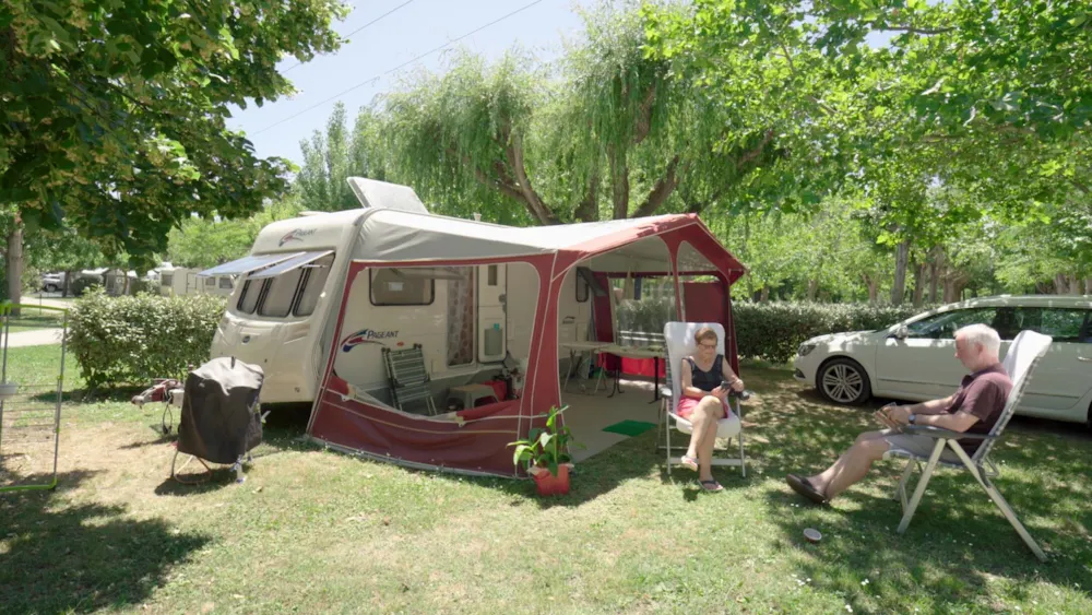 Emplacement - Emplacement Premium : Tente, Caravane Ou Camping-Car + 1 Véhicule + Électricité - Camping Paradis Les Amarines