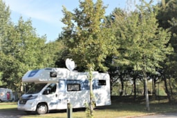 Kampeerplaats(en) - Basisprijs Comfortplaats - Camping International de Jablines