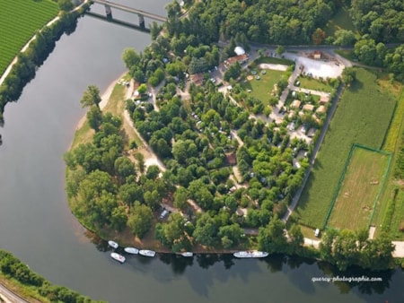 Camping Paradis LA PLAGE à St Cirq Lapopie Camping Paradis LA PLAGE à St Cirq Lapopie