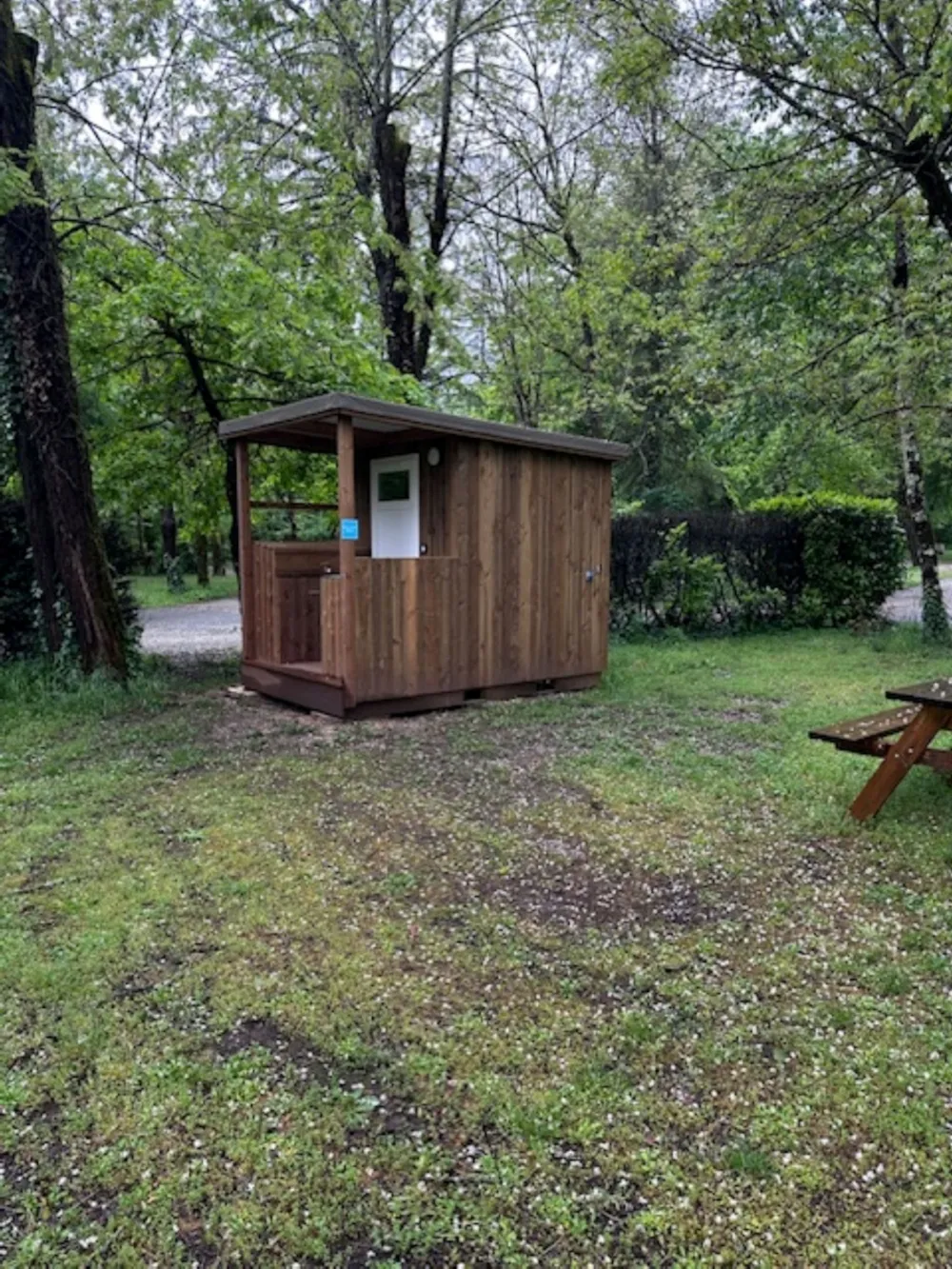 Emplacement - Emplacement Premium Avec Sanitaire Individuel - Flower Camping LA PLAGE à St Cirq Lapopie