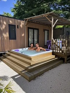 Location - Mobil-Home Premium 30M² 2 Chambres + Terrasse 25M² - Tv - Clim - Spa - Flower Camping LA PLAGE à St Cirq Lapopie