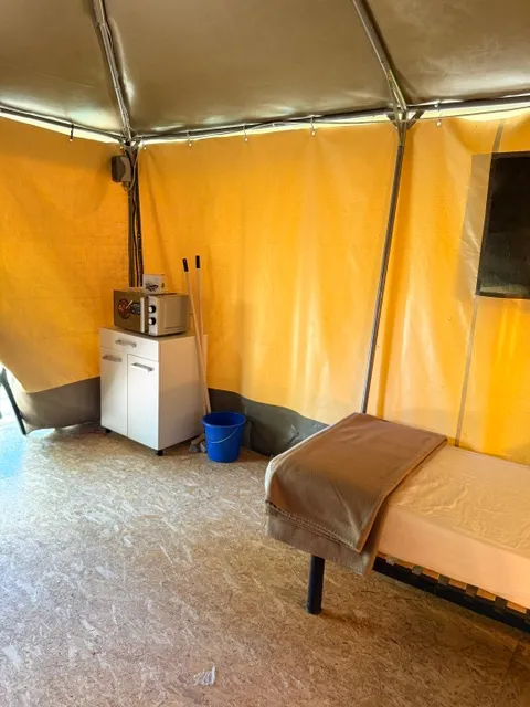 Tente Prêt À Camper 16M² 2  - Sans Sanitaires