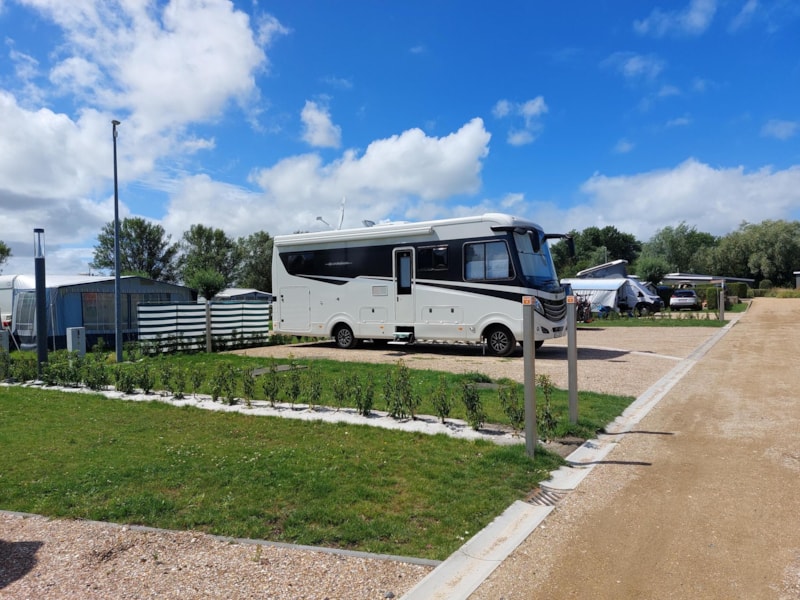 Camperplaats Large - 105 m²