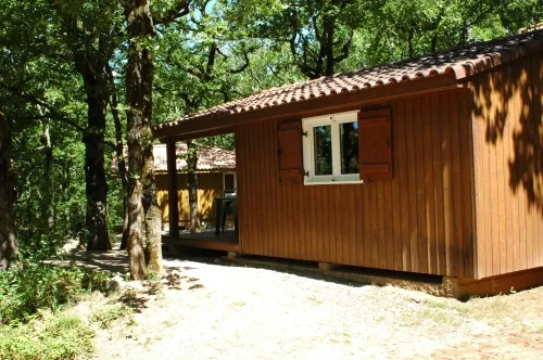 Chalet 4 Places Plain Pied Avec Terrasse Couverte À Saint Cirq Lapopie