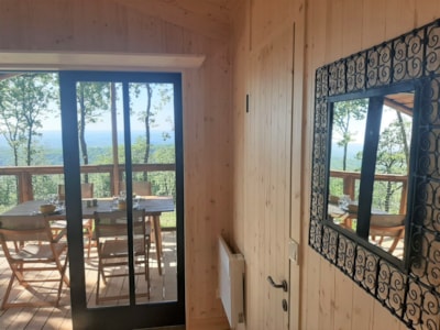 2 CABINS ON PILTOTIS LINKED BY A PANORAMIC VIEW WALKWAY (1 cabin for 5 and a cabin for 2 connected b
