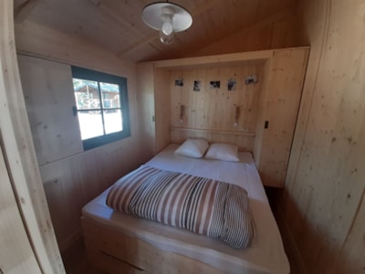 DELUXE FAMILY CABIN ON STILLS