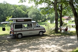 Stellplatz - Pauschale /Tag : Stellplatz + Fahrzeug - Camping LA TRUFFIERE à Saint Cirq Lapopie