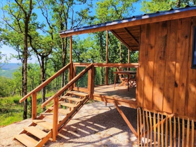 DELUXE FAMILY CABIN ON STILLS