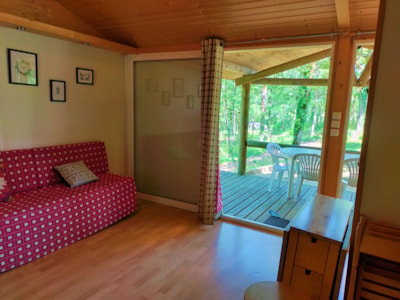 Chalet overlooking the swimming pool and the playground