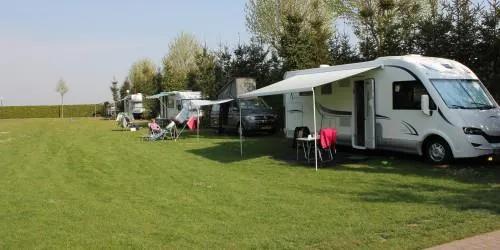 Stellplatz Komfort 120M² Wohnmobil Strom 6A